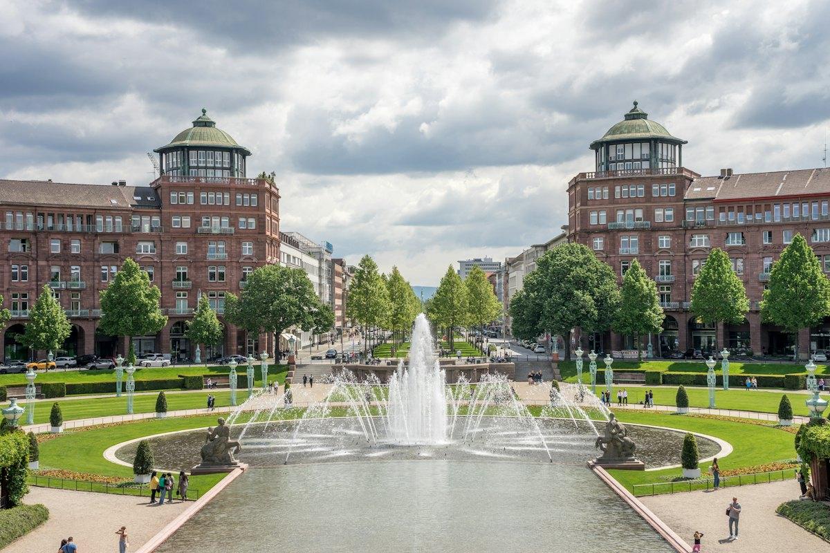 Wasserturm und Friedrichsplatz in Mannheim